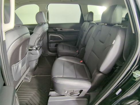 New 2025 Kia Telluride S image 21