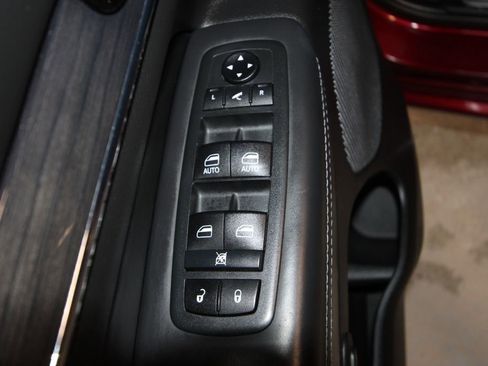 Used 2020 Jeep Grand Cherokee Overland image 6