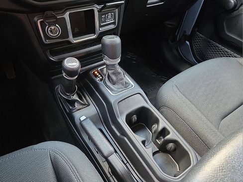 Used 2021 Jeep Gladiator Sport AWD/4WD image 25