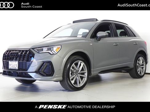 Used 2025 Audi Q3 2.0T Premium w/ Black Optic Sport Package image 1