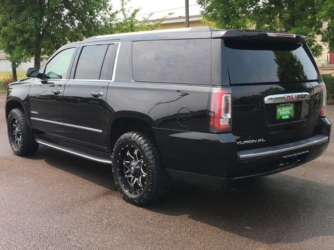 Used 2020 GMC Yukon XL Denali AWD/4WD image 4