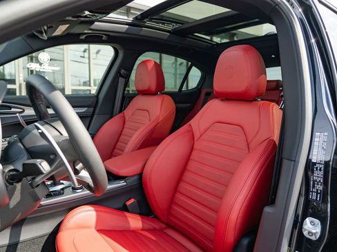 New 2025 Alfa Romeo Stelvio Sprint w/ Veloce Package AWD/4WD image 15