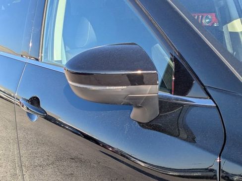 Used 2025 Nissan Pathfinder SV image 9