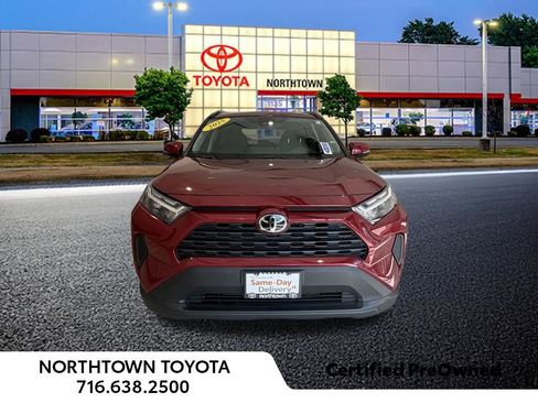 Used 2025 Toyota RAV4 XLE image 9