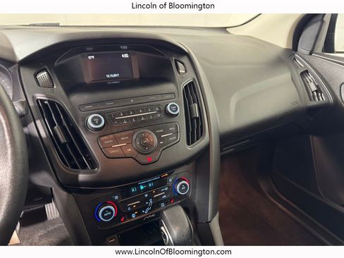 Used 2018 Ford Focus SE w/ Cold Weather Package image 32