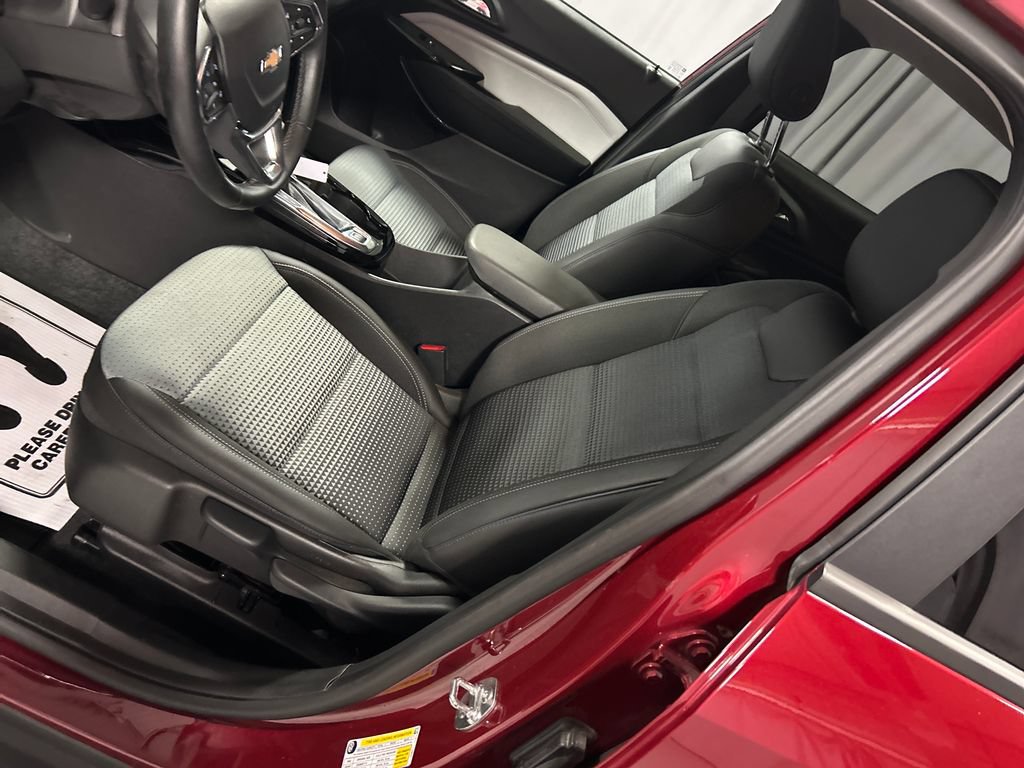 Used 2025 Chevrolet Trax LT w/ LT Convenience Package FWD image 10