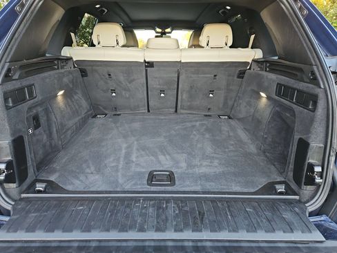 Used 2019 BMW X5 xDrive50i w/ M Sport Package image 30