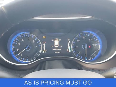 Used 2018 Chrysler Pacifica Touring-L Plus image 29