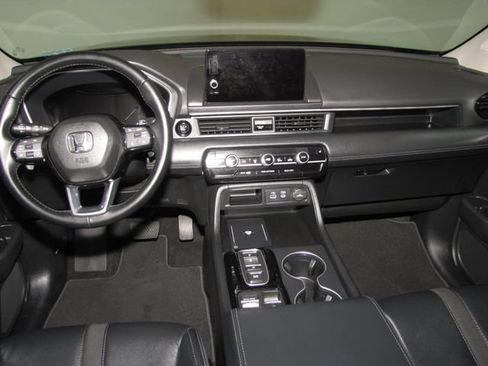 Certified 2025 Honda Pilot EX-L image 13