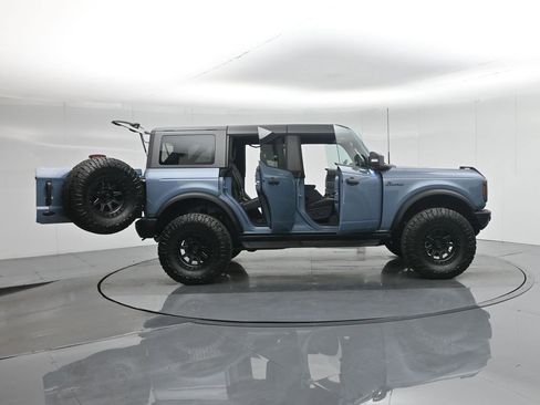 Used 2024 Ford Bronco Badlands image 41