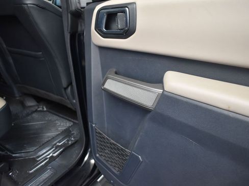 Used 2023 Ford Bronco Wildtrak image 21