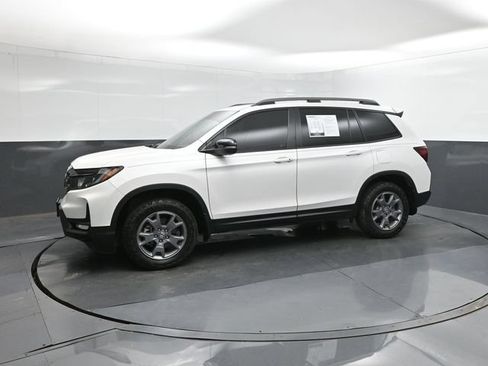 Used 2025 Honda Passport TrailSport image 30
