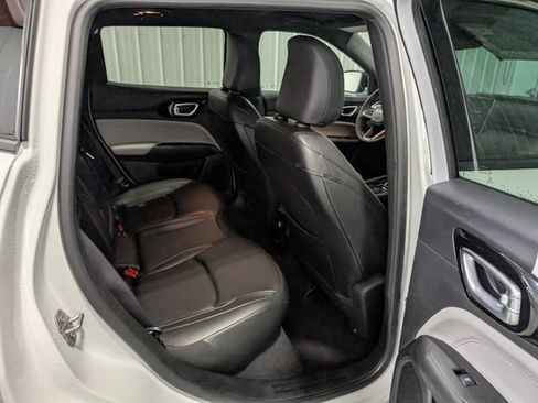 Used 2025 Jeep Compass Limited AWD/4WD image 25