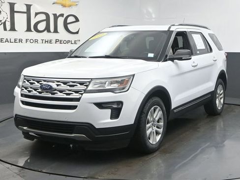 Used 2019 Ford Explorer XLT w/ Equipment Group 202A AWD/4WD image 35
