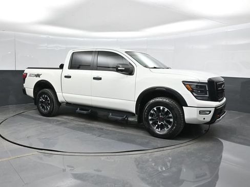 Used 2023 Nissan Titan PRO-4X w/ Pro-4x Convenience Package AWD/4WD image 6