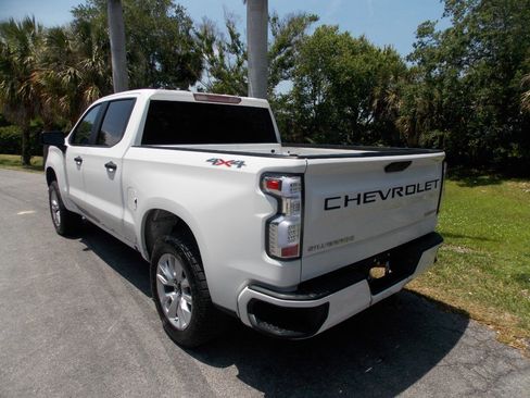 Used 2020 Chevrolet Silverado 1500 Custom w/ Custom Value Package AWD/4WD image 5