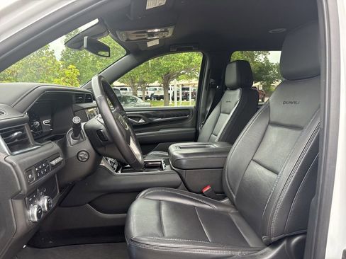 Used 2022 GMC Yukon XL Denali AWD/4WD image 10