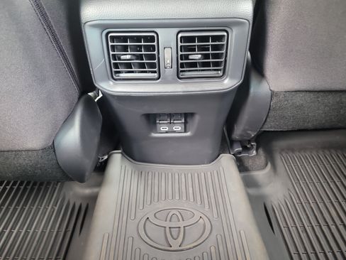 Certified 2025 Toyota RAV4 XLE w/ Convenience Package AWD/4WD image 17