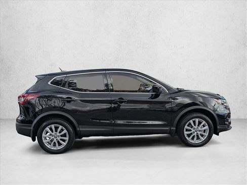 Certified 2022 Nissan Rogue Sport S image 4