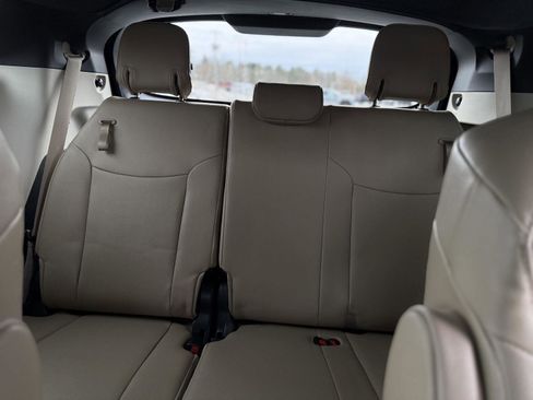 Used 2023 Toyota Sienna XLE image 14