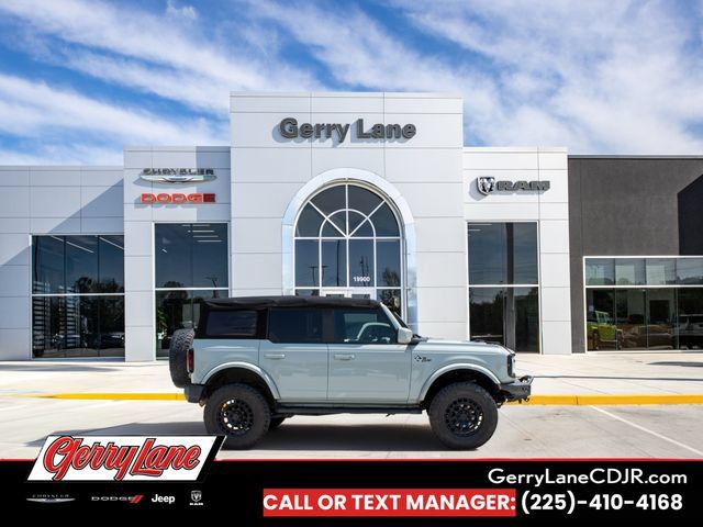 Used 2022 Ford Bronco Outer Banks AWD/4WD image 1