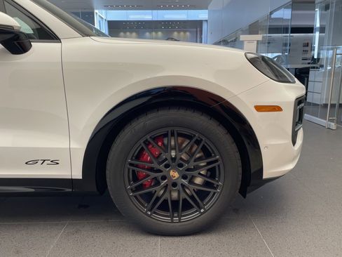 Used 2026 Porsche Cayenne GTS image 9