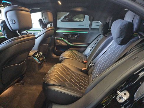 Used 2023 Mercedes-Benz S 580 4MATIC Sedan image 2