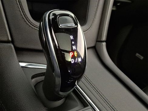 Used 2023 Cadillac XT6 Premium Luxury image 17