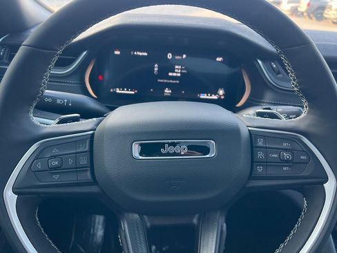 New 2025 Jeep Grand Cherokee Altitude image 21