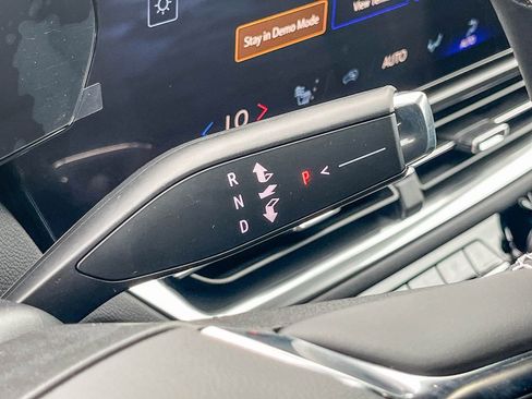 New 2026 Chevrolet Equinox EV LT image 18