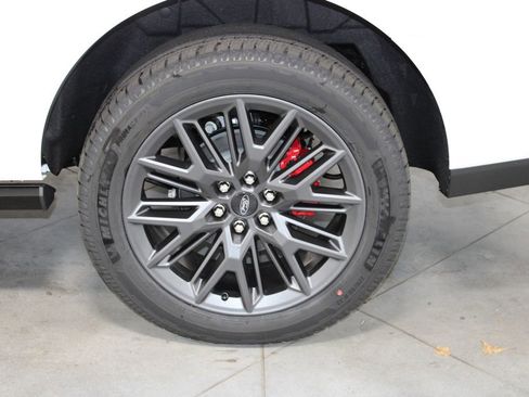 New 2025 Ford Expedition Platinum w/ Stealth Performance Package image 15