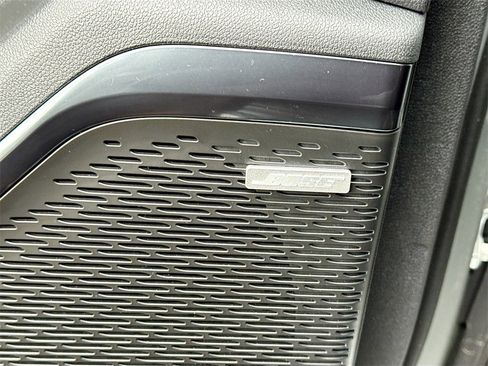 Used 2024 GMC Acadia AT4 w/ Luxury Package image 18