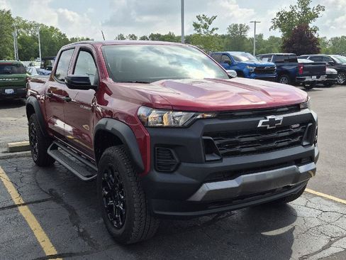 Used 2026 Chevrolet Colorado Trail Boss AWD/4WD image 2