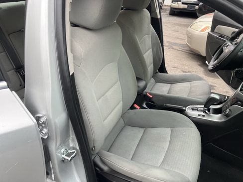 Used 2015 Chevrolet Cruze LT FWD image 30