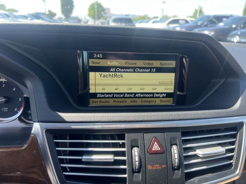 Used 2011 Mercedes-Benz E 350 BlueTEC Sedan image 23