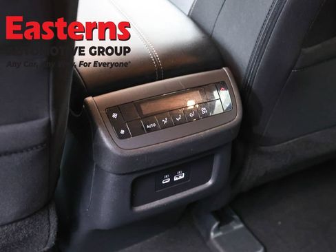 Used 2024 Nissan Pathfinder SV AWD/4WD image 23