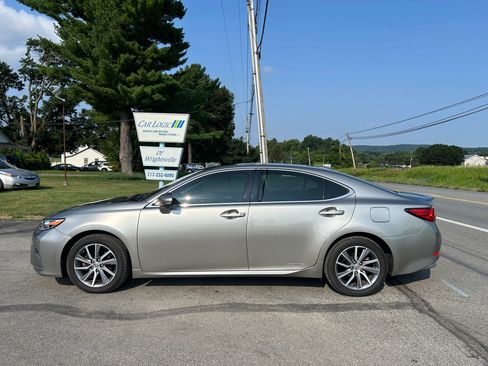 Used 2017 Lexus ES 300h FWD image 9