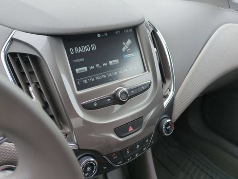 Used 2018 Chevrolet Cruze LT w/ Convenience Package FWD image 27