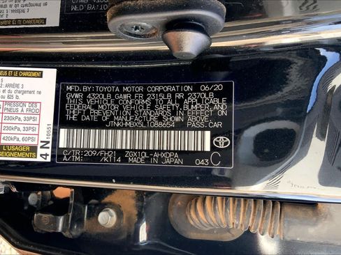Used 2020 Toyota C-HR LE FWD image 37