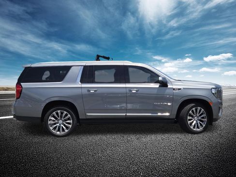 Used 2021 GMC Yukon XL Denali w/ Denali Premium Package RWD image 24