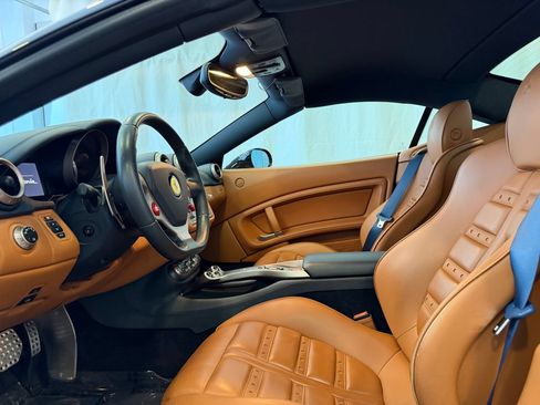 Used 2010 Ferrari California RWD image 5
