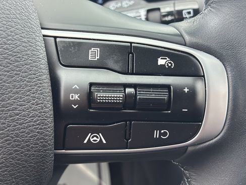 Used 2025 Kia Sportage EX FWD image 28
