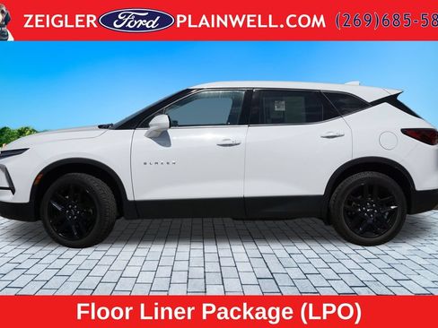 Used 2023 Chevrolet Blazer LT w/ Driver Confidence Package AWD/4WD image 2