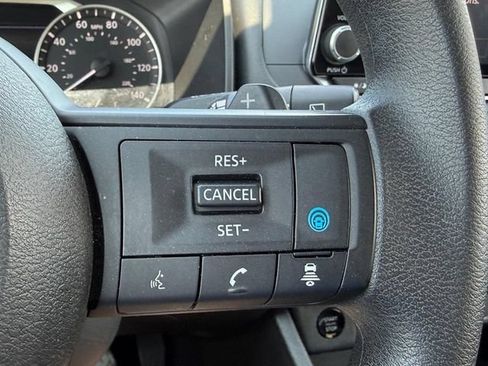 Used 2024 Nissan Rogue SV AWD/4WD image 23