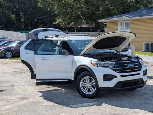 Used 2022 Ford Explorer XLT image 11