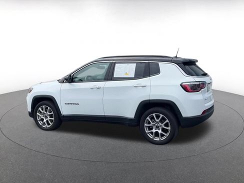 Used 2025 Jeep Compass Limited AWD/4WD image 10
