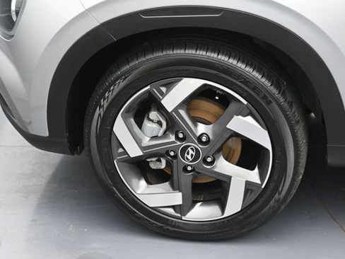 Used 2025 Hyundai Venue SEL FWD image 7