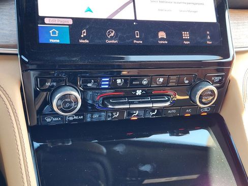 New 2025 Jeep Grand Cherokee Summit image 14