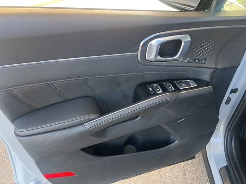 Certified 2023 Kia Sorento SX image 7