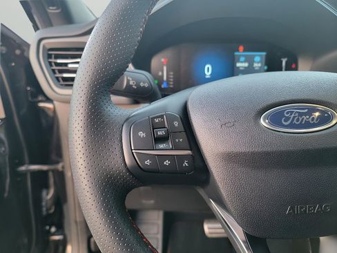 Used 2023 Ford Escape ST-Line w/ Tech Pack #1 image 17